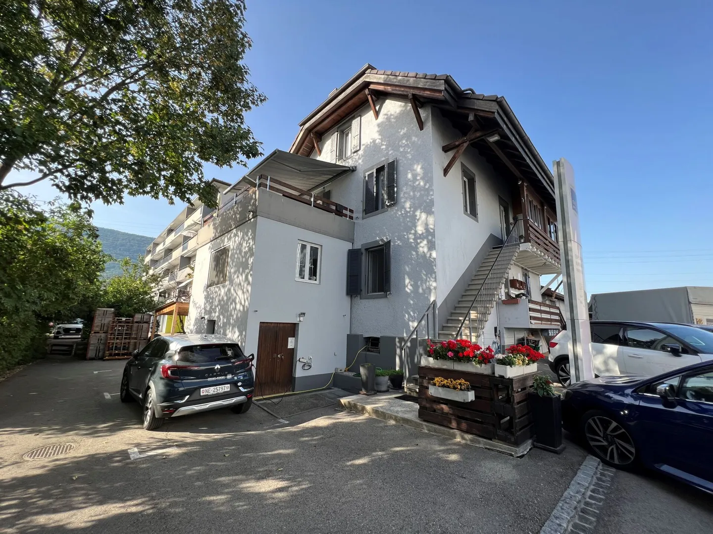 Saint-Blaise - Grande officina con uffici e showroom annesso a una casa di 2 - Foto 18 di 18