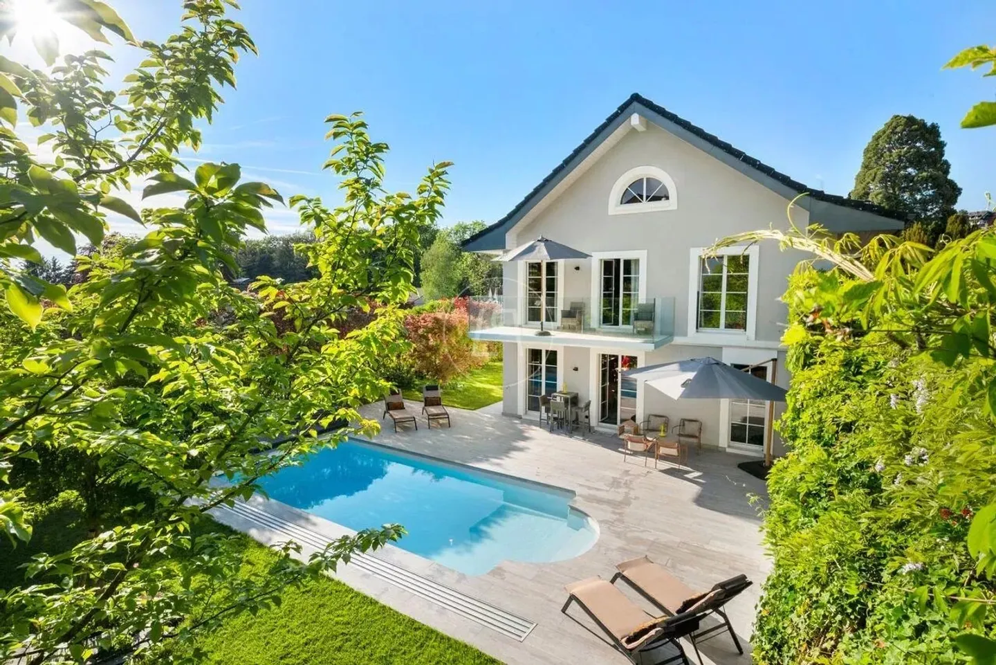 Maison familiale avec vue lac - Photo 2 sur 13