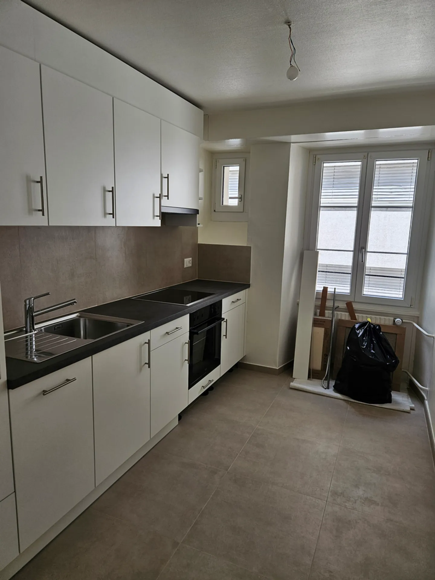 Fully renovated 2.5 room apartment on the 1st floor - Photo 2 of 7