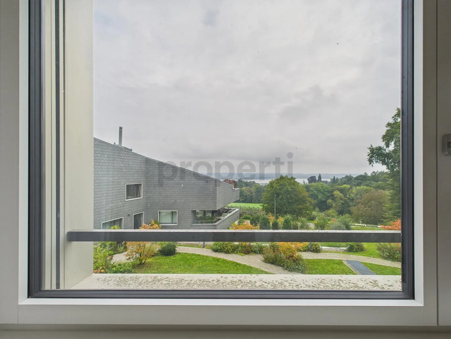 Stupendo appartamento di 2,5 stanze con vista lago a Fruthwilen - Foto 11 di 12