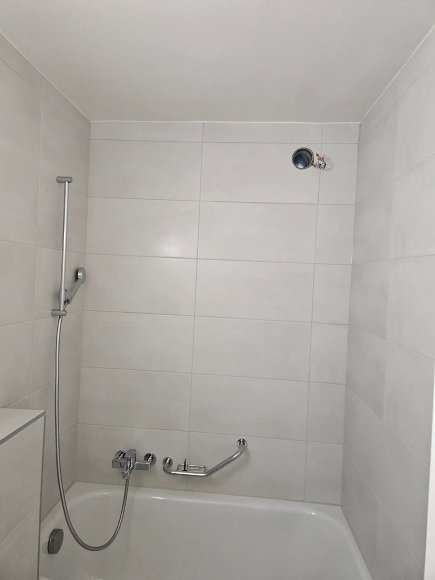 Fully renovated 2.5 room apartment on the 1st floor - Photo 3 of 7