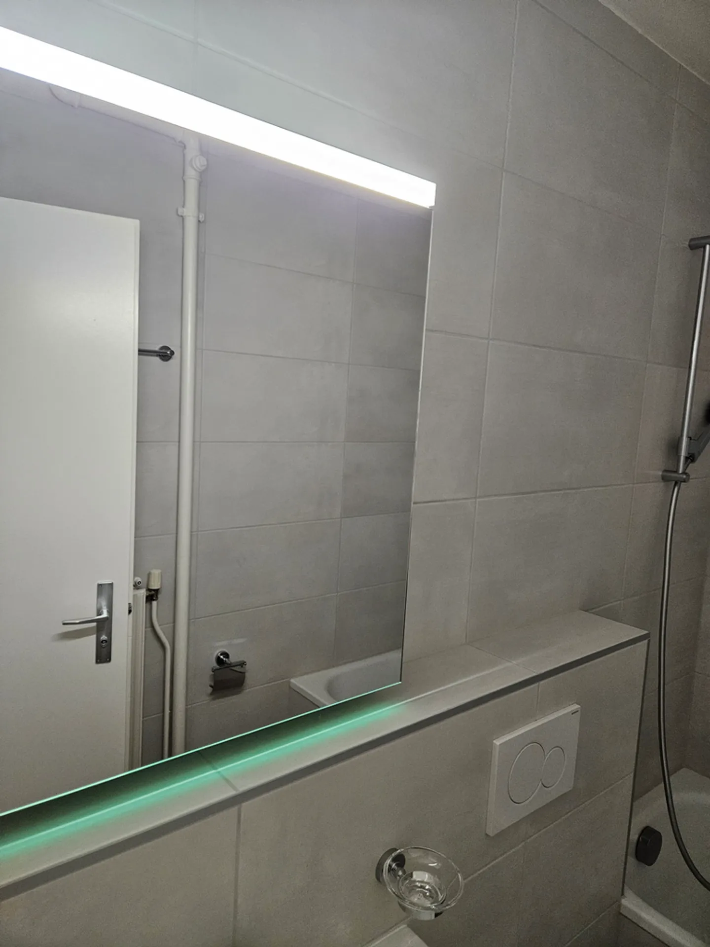 Fully renovated 2.5 room apartment on the 1st floor - Photo 4 of 7