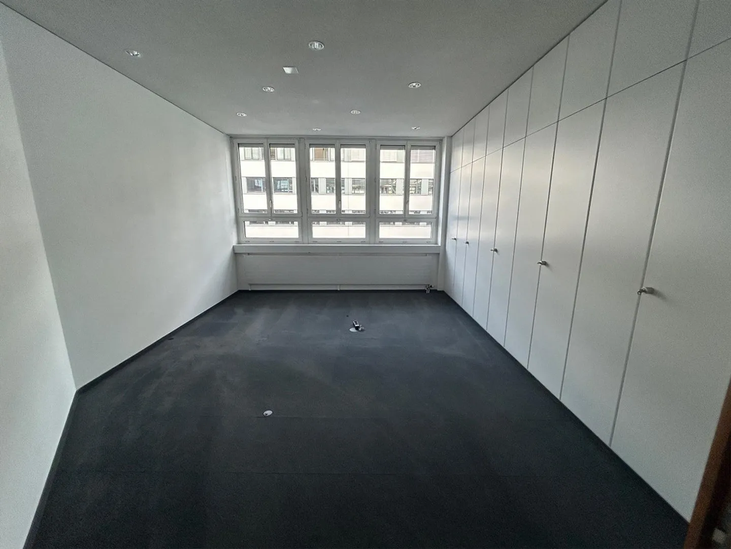 Commercial Space in the Center - Photo 8 of 15