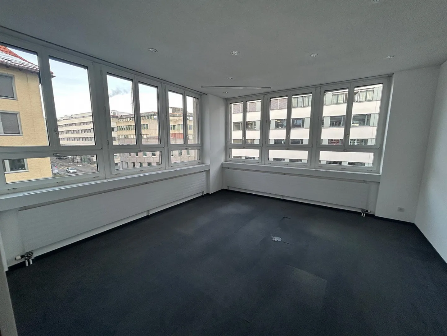 Commercial Space in the Center - Photo 10 of 15