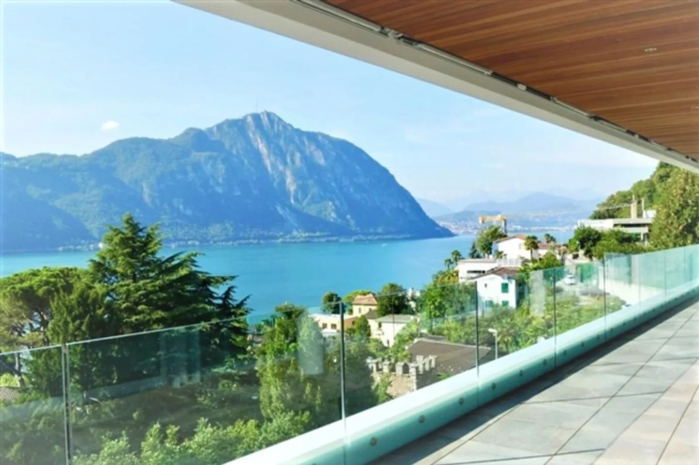 Penthouse 4.5 Rooms and Apartment with Pool and Garden in Bissone, Switzerland - Photo 1 of 10