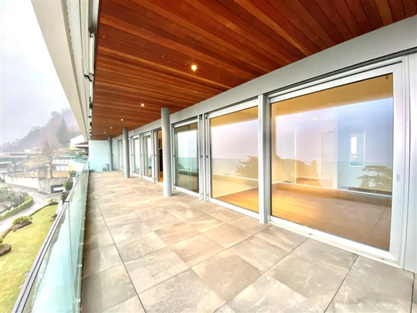 Penthouse 4.5 Rooms and Apartment with Pool and Garden in Bissone, Switzerland - Photo 3 of 10