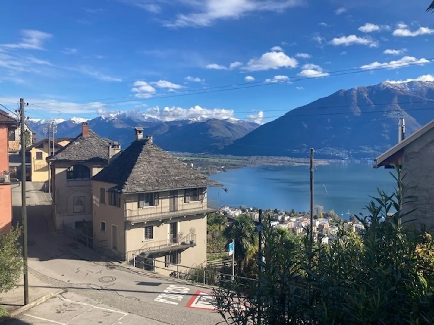 Appartement Charmant avec Vue sur le Lac - Photo 1 sur 11