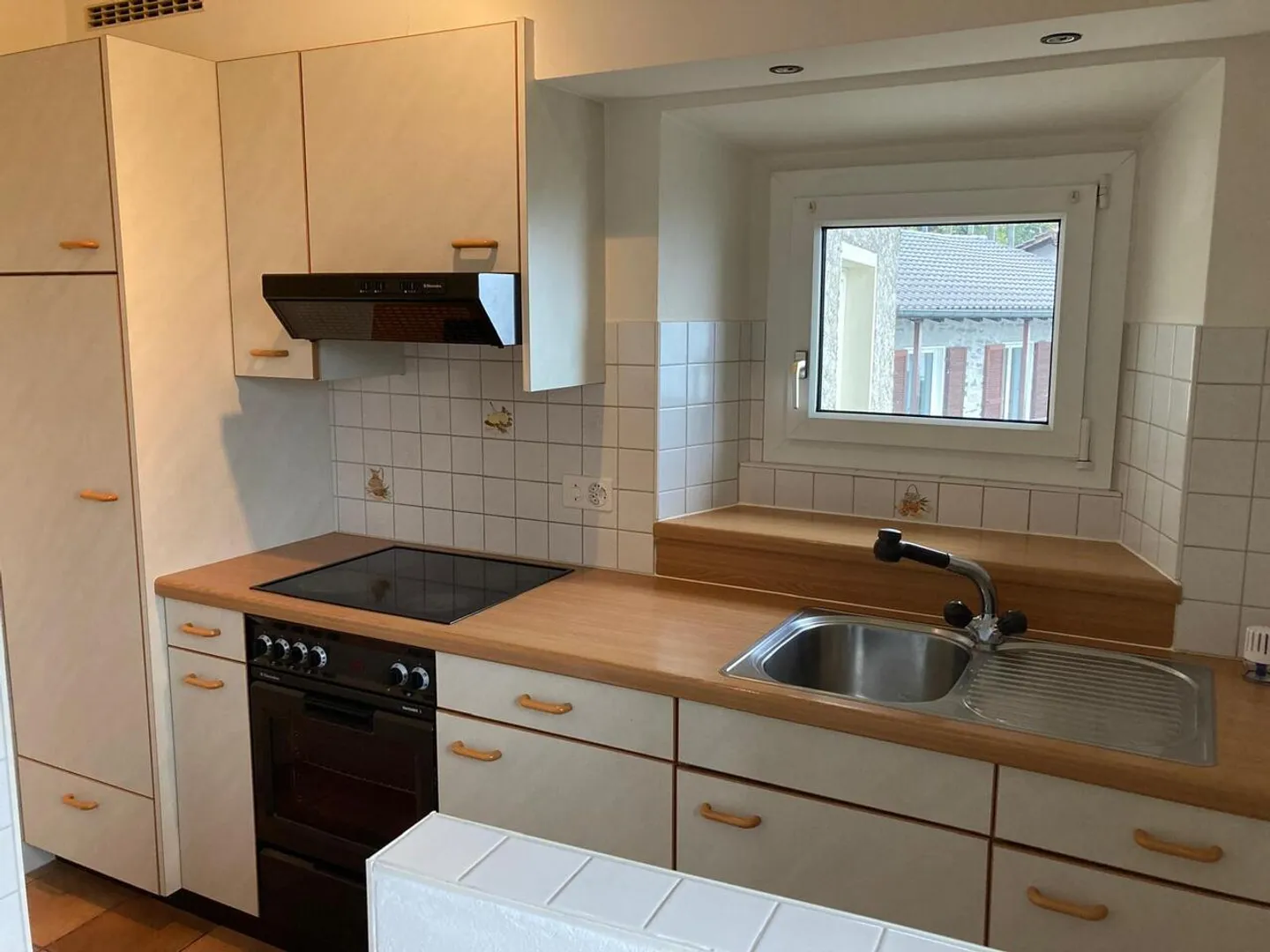 Appartement Charmant avec Vue sur le Lac - Photo 2 sur 11