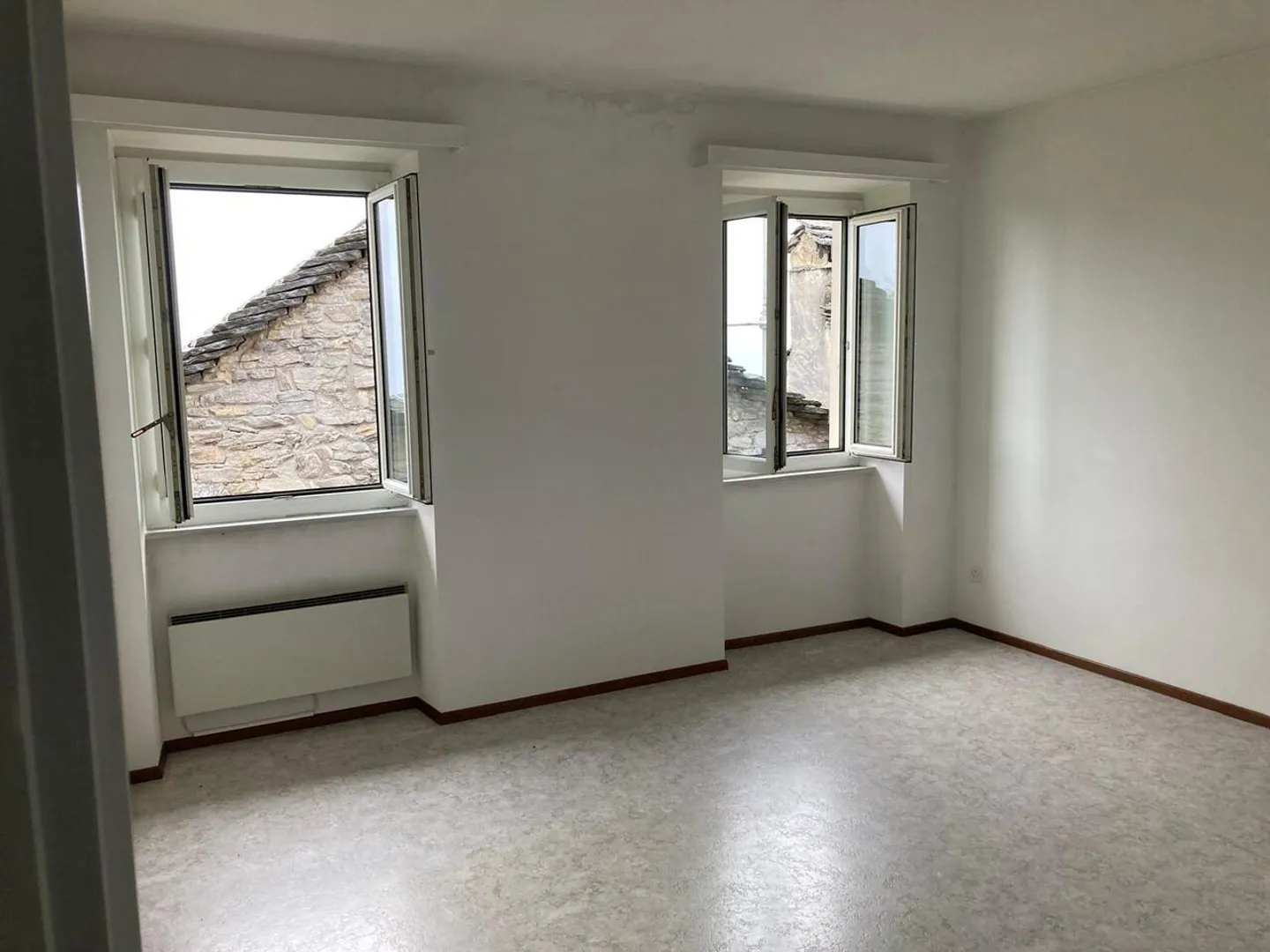 Appartement Charmant avec Vue sur le Lac - Photo 6 sur 11