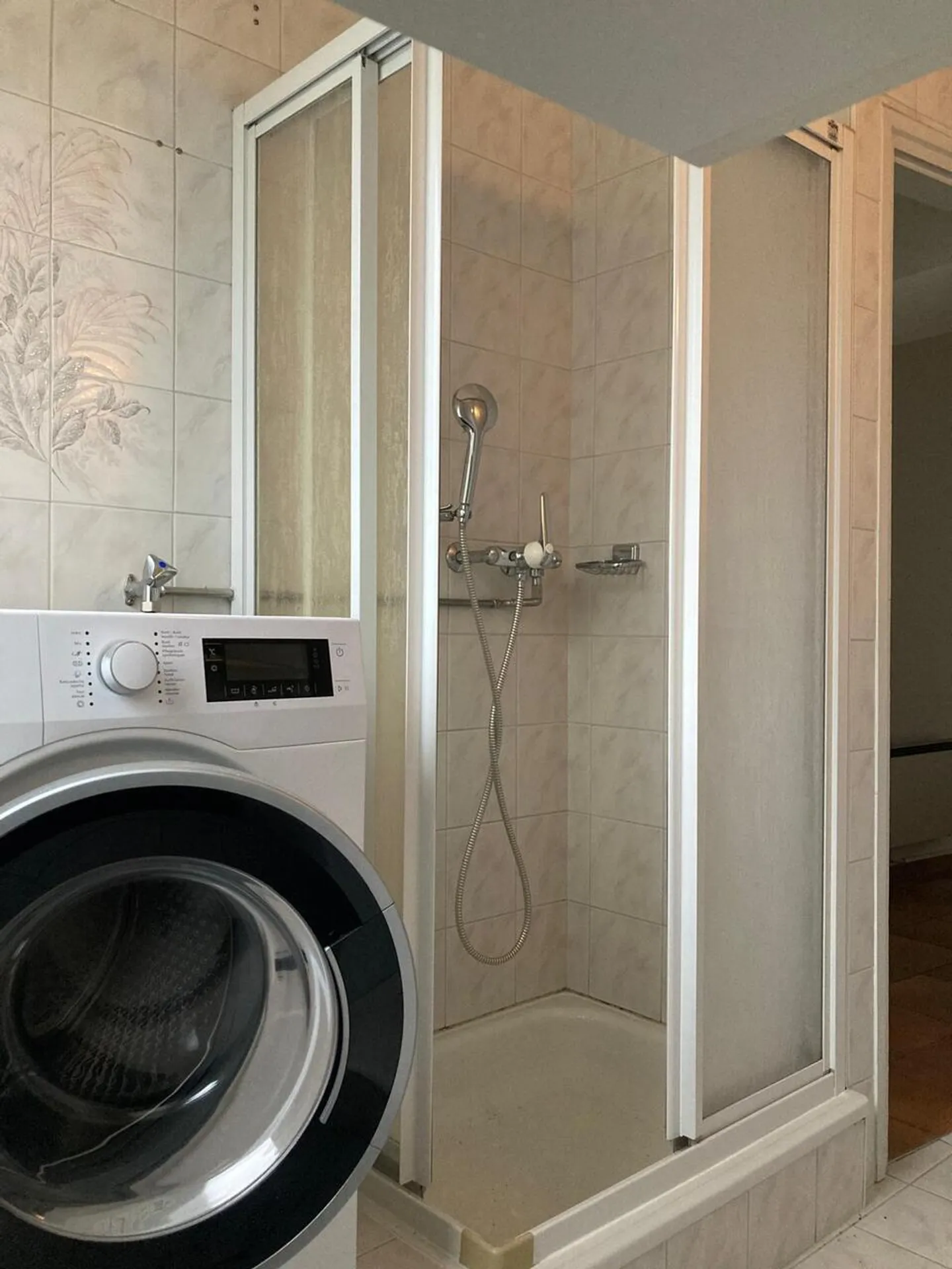 Appartement Charmant avec Vue sur le Lac - Photo 11 sur 11