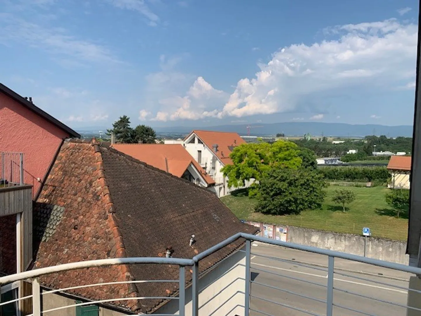 Bâtiment résidentiel avec 4 appartements à Crissier - Photo 2 sur 11