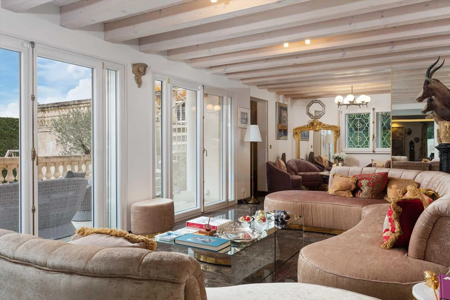 Esclusività: Magnifica villa classica vicino al golf - Foto 3 di 7