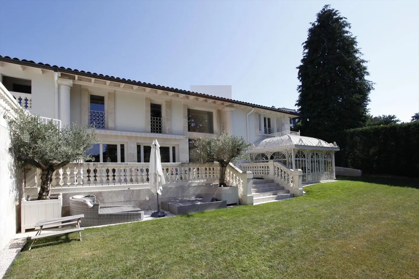 Esclusività: Magnifica villa classica vicino al golf - Foto 5 di 7