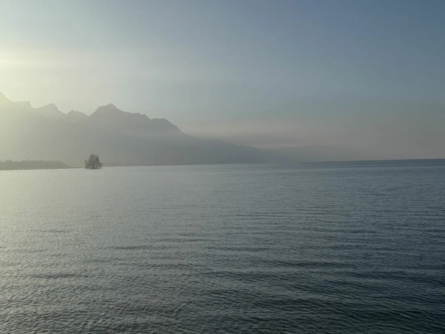 Appartement spacieux au bord de l'eau - Photo 3 sur 21