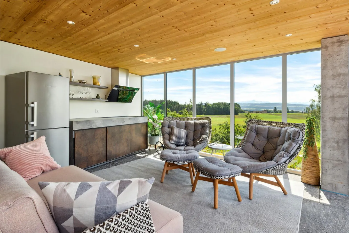 Einzigartiges modernes Anwesen mit Pferden - Foto 11 von 14