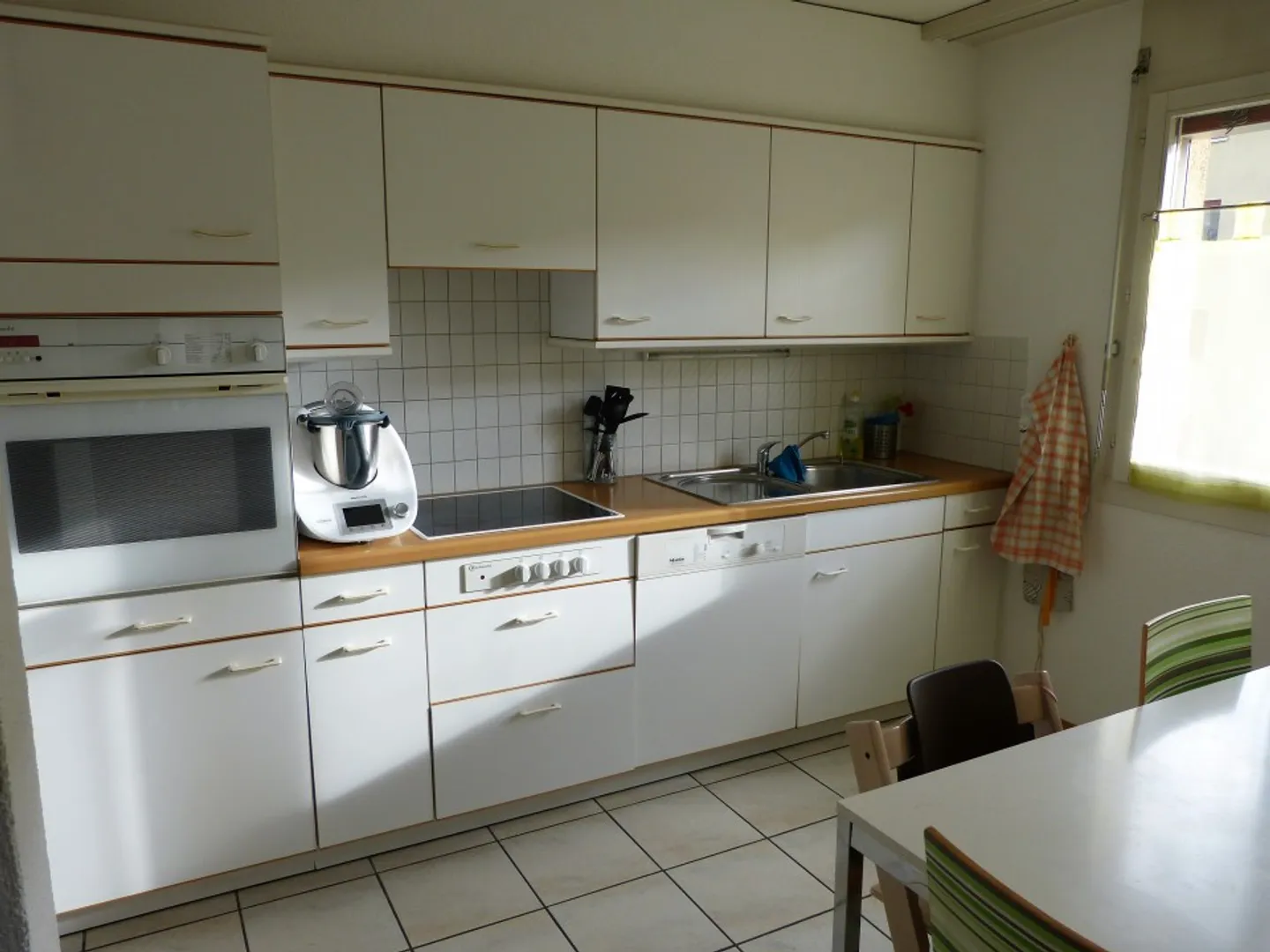 Bright and spacious 3.5 rooms of 81 m² in Avenches - view of the castle - Photo 6 of 13