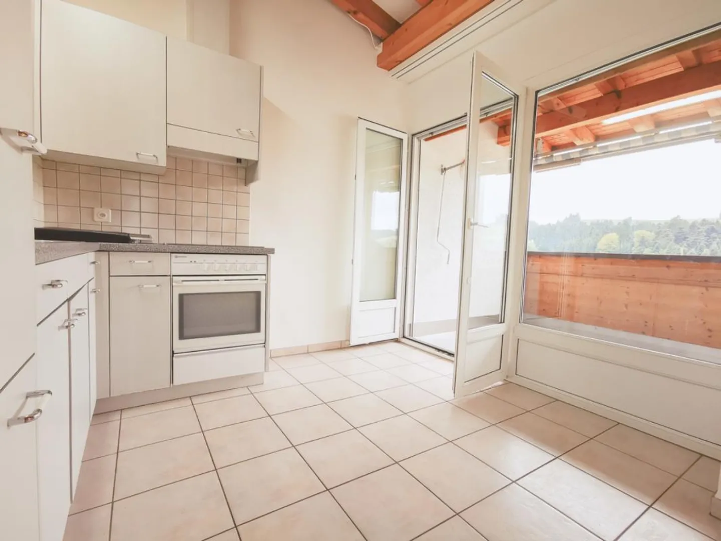 Gemütliche Dachwohnung mit Ausblick - Foto 1 von 10