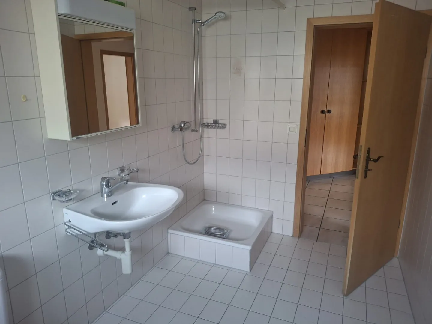 Bright and spacious 3.5 rooms of 81 m² in Avenches - view of the castle - Photo 12 of 13