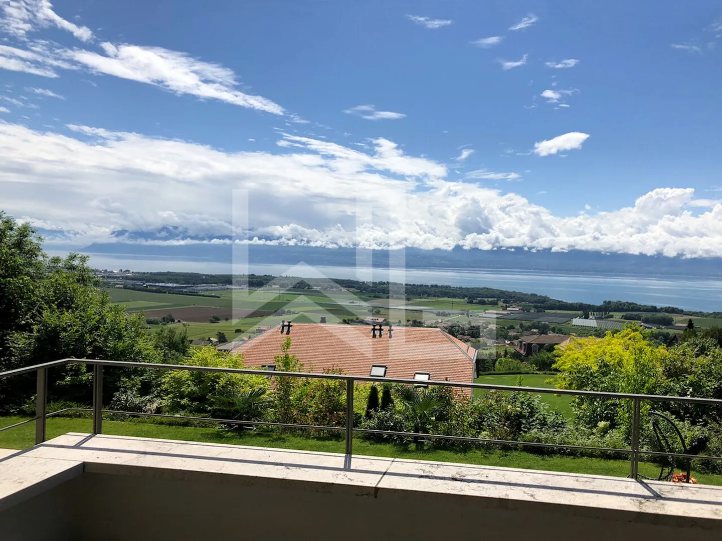 Wunderschönes zeitgenössisches Haus mit Panoramablick - Foto 3 von 14