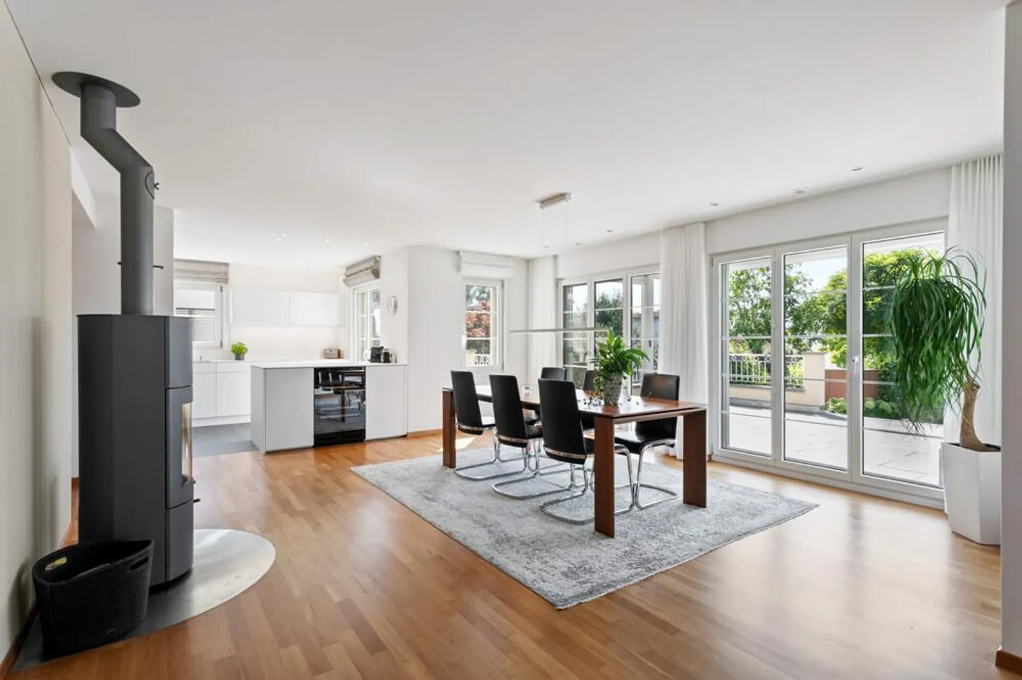 Spaziosa casa familiare in una posizione tranquilla - Foto 3 di 9