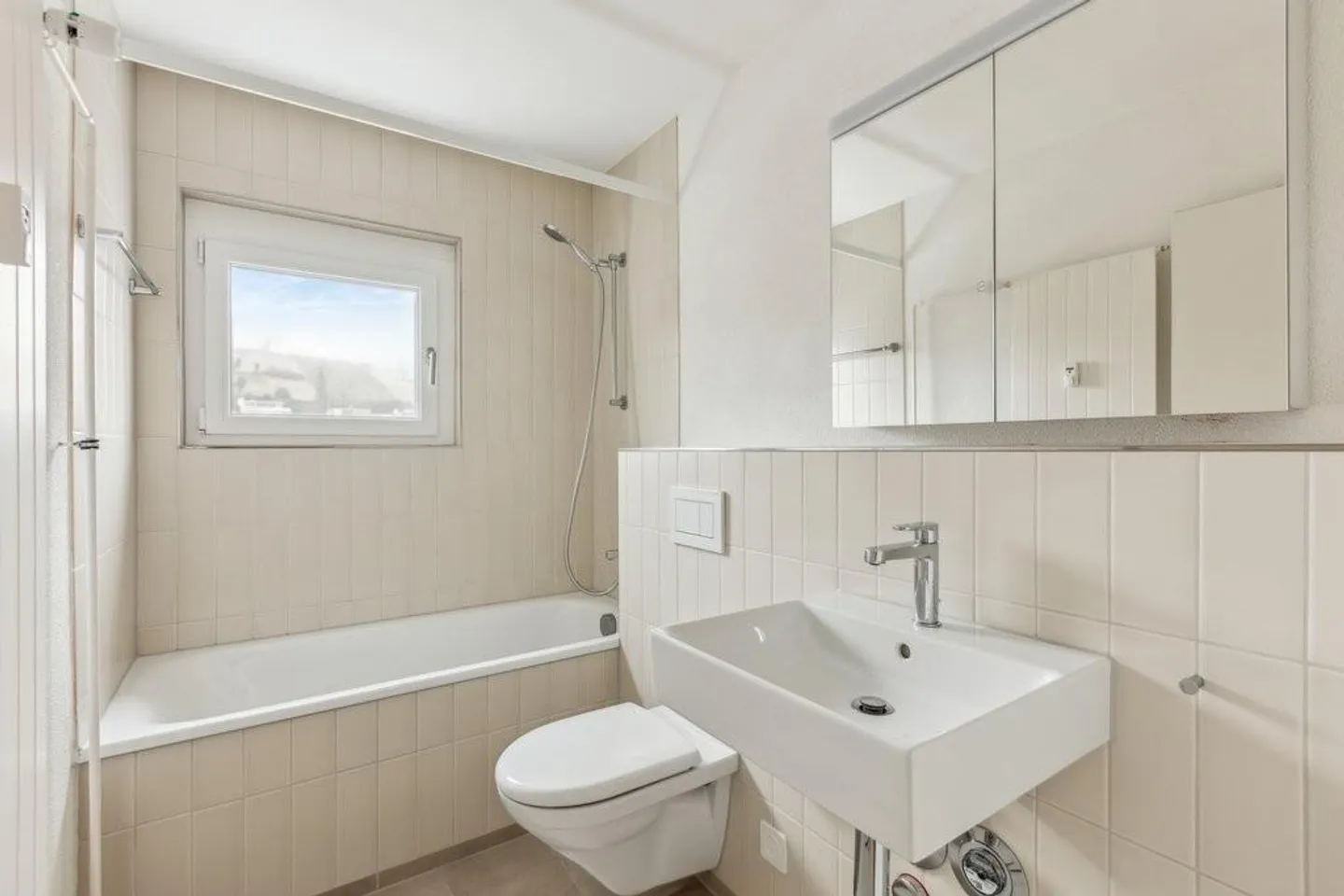 LOUER SANS CAUTION - Appartement rénové avec vue - Photo 5 sur 6