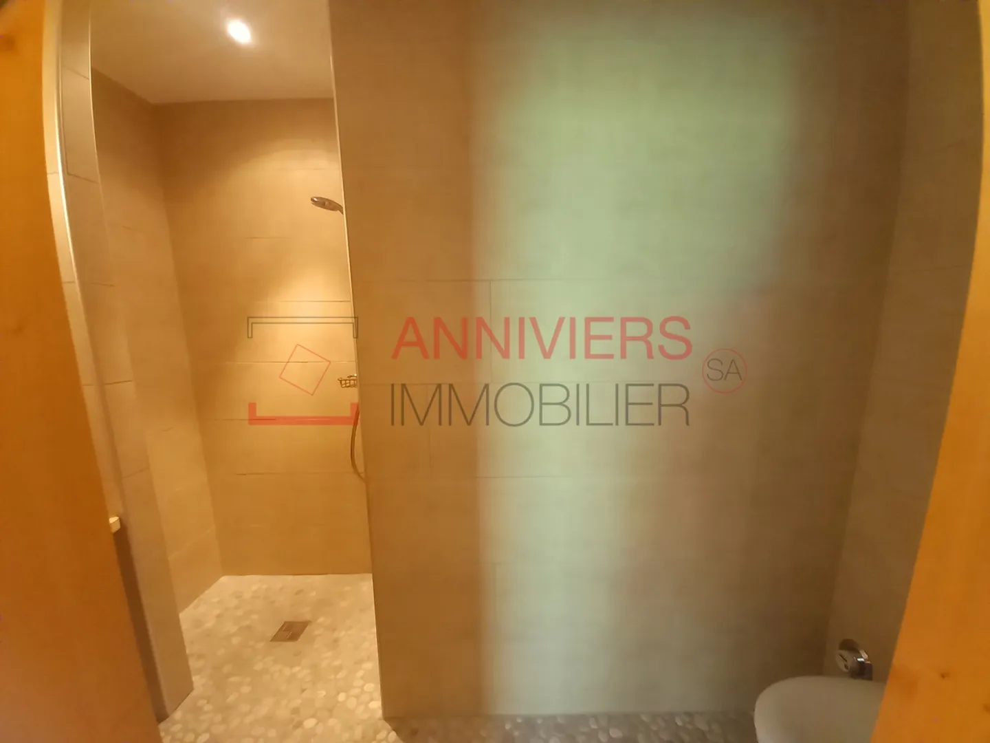 Spacious duplex apartment – 4 rooms – Clear and sunny view - Photo 25 of 35