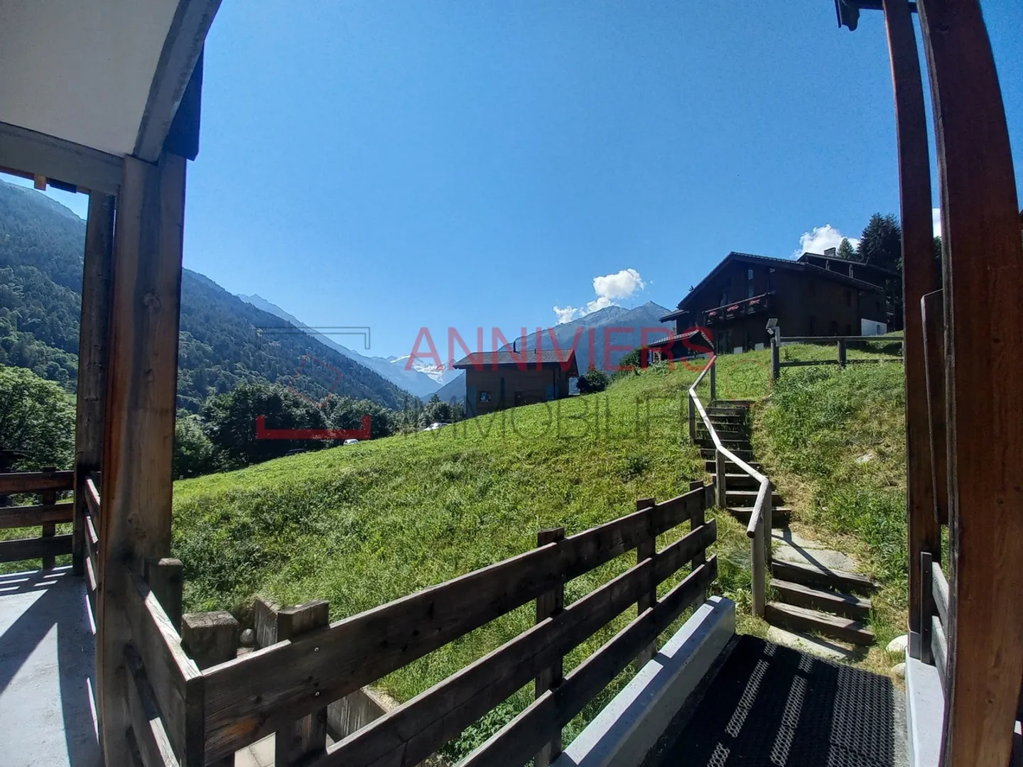 Spacious duplex apartment – 4 rooms – Clear and sunny view - Photo 32 of 35