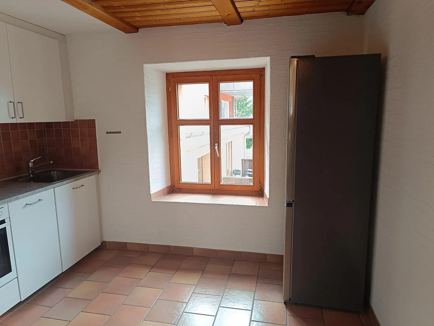 Appartement ancien bien entretenu de 2,4 pièces à louer dans un emplacement central - Photo 4 sur 8