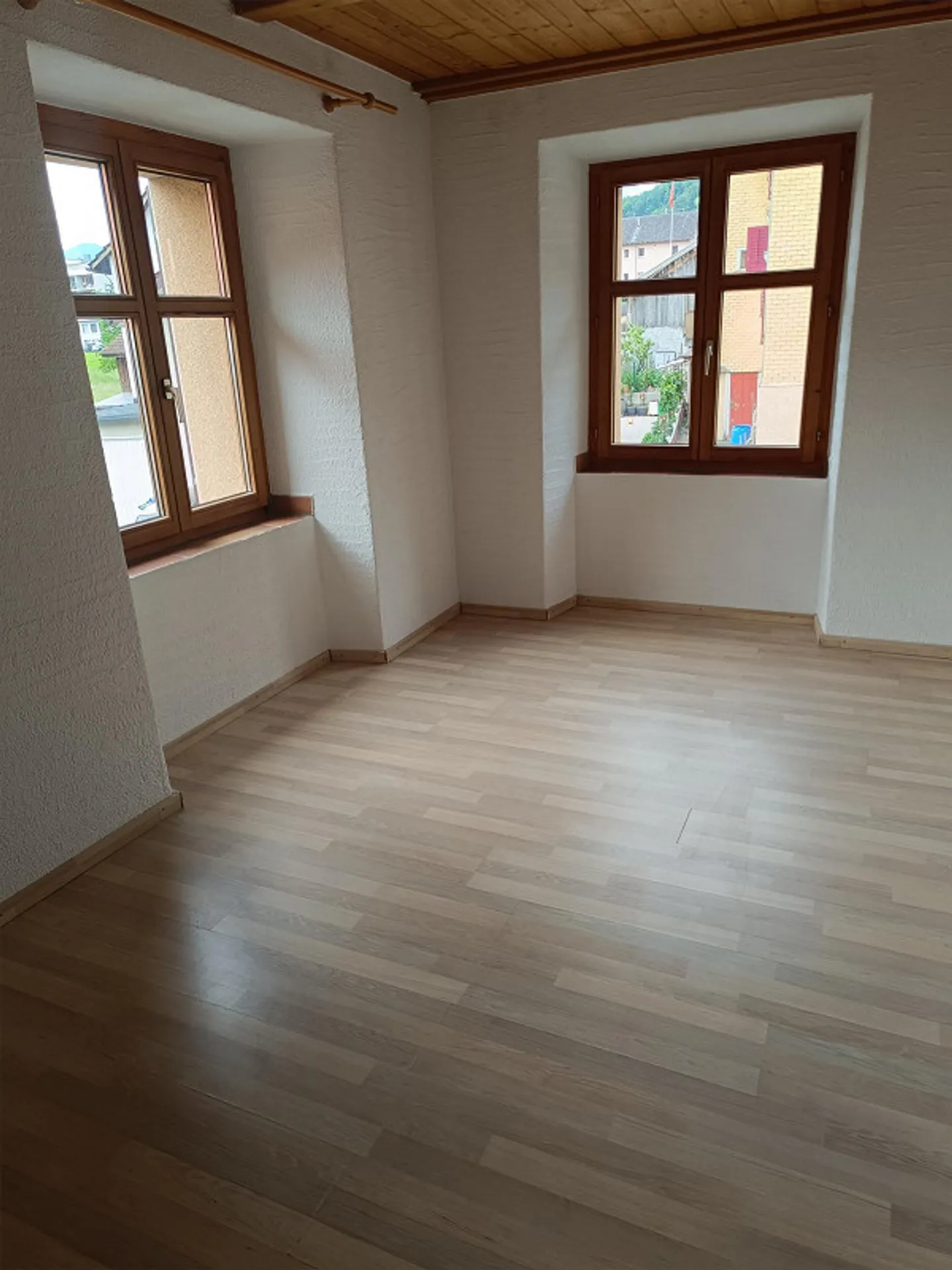 Appartement ancien bien entretenu de 2,4 pièces à louer dans un emplacement central - Photo 5 sur 8