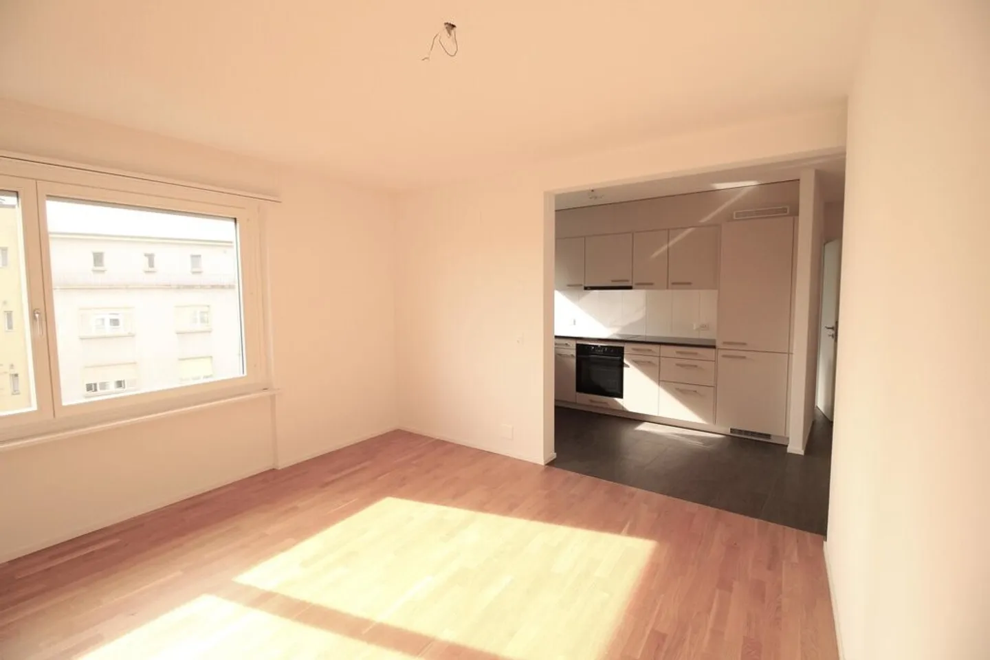 L'appartement cherche un locataire - Photo 2 sur 5