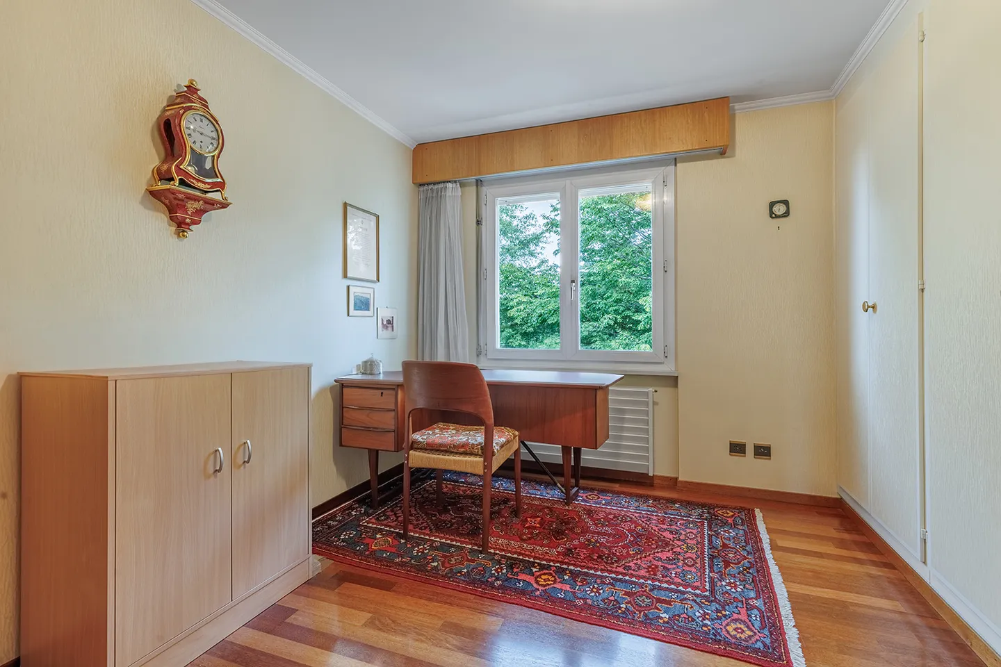 Spacious Apartment with Rooftop Terrace - Photo 6 of 13