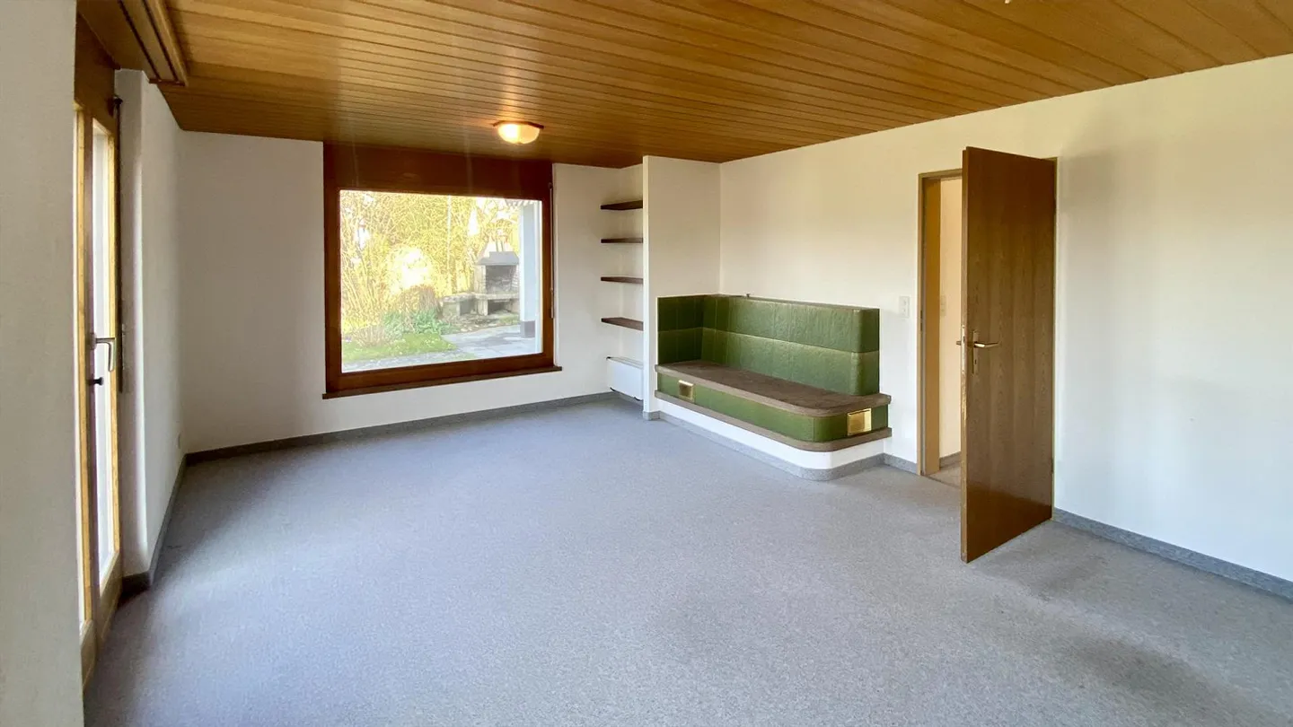 Maison individuelle de 6,5 pièces avec grand jardin dans un emplacement ensoleillé - Photo 4 sur 16