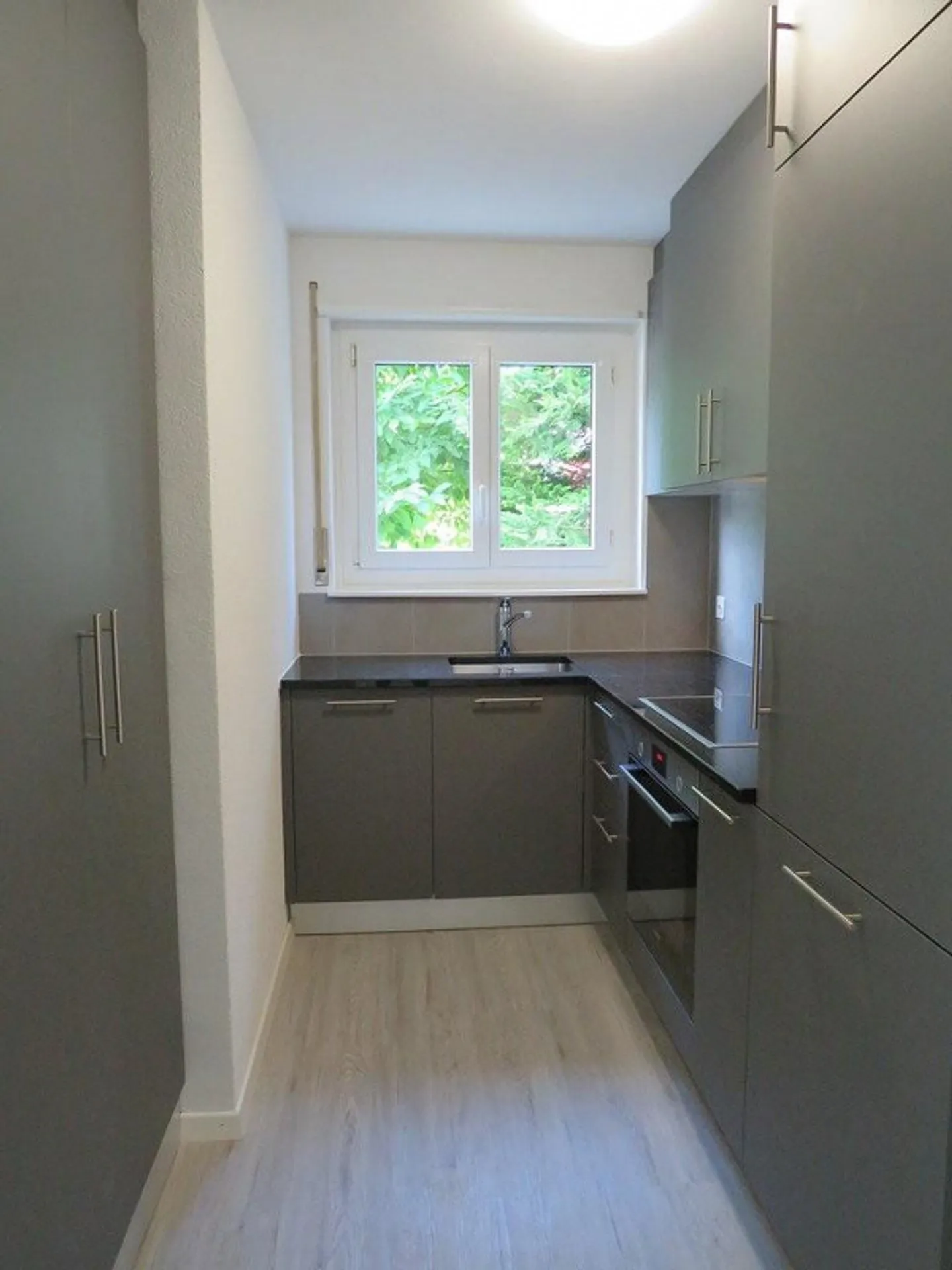 Beautiful, cozy 3.5-room apartment on the raised ground floor for rent - Photo 2 of 11