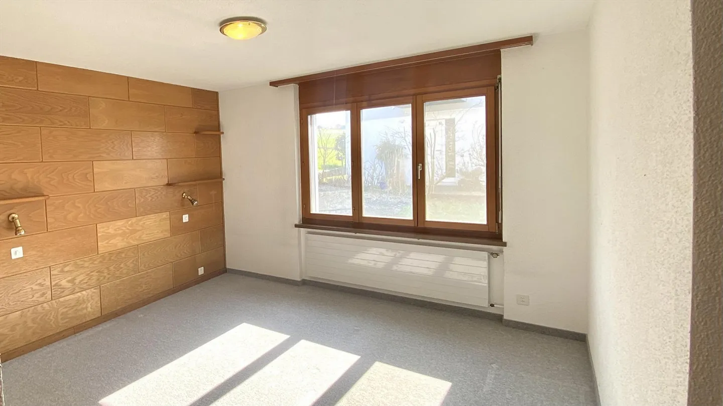 Maison individuelle de 6,5 pièces avec grand jardin dans un emplacement ensoleillé - Photo 8 sur 16