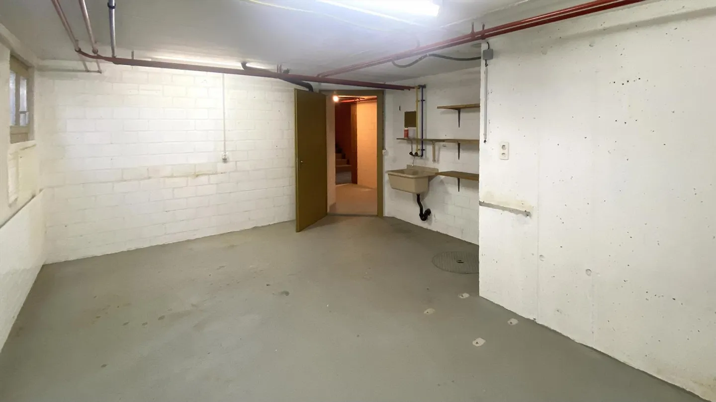 Maison individuelle de 6,5 pièces avec grand jardin dans un emplacement ensoleillé - Photo 13 sur 16