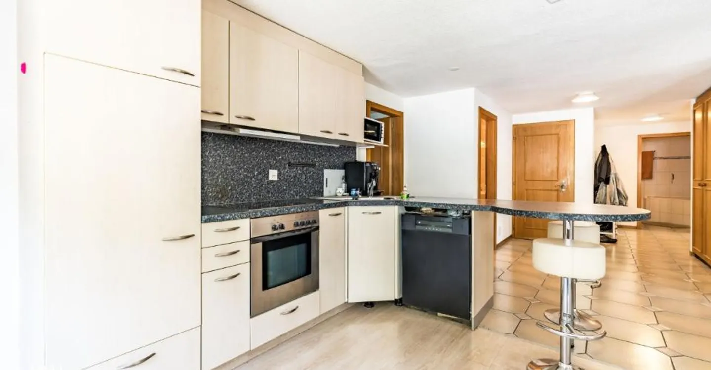 Zentral gelegene Wohnung mit zwei Balkonen - Foto 2 von 10