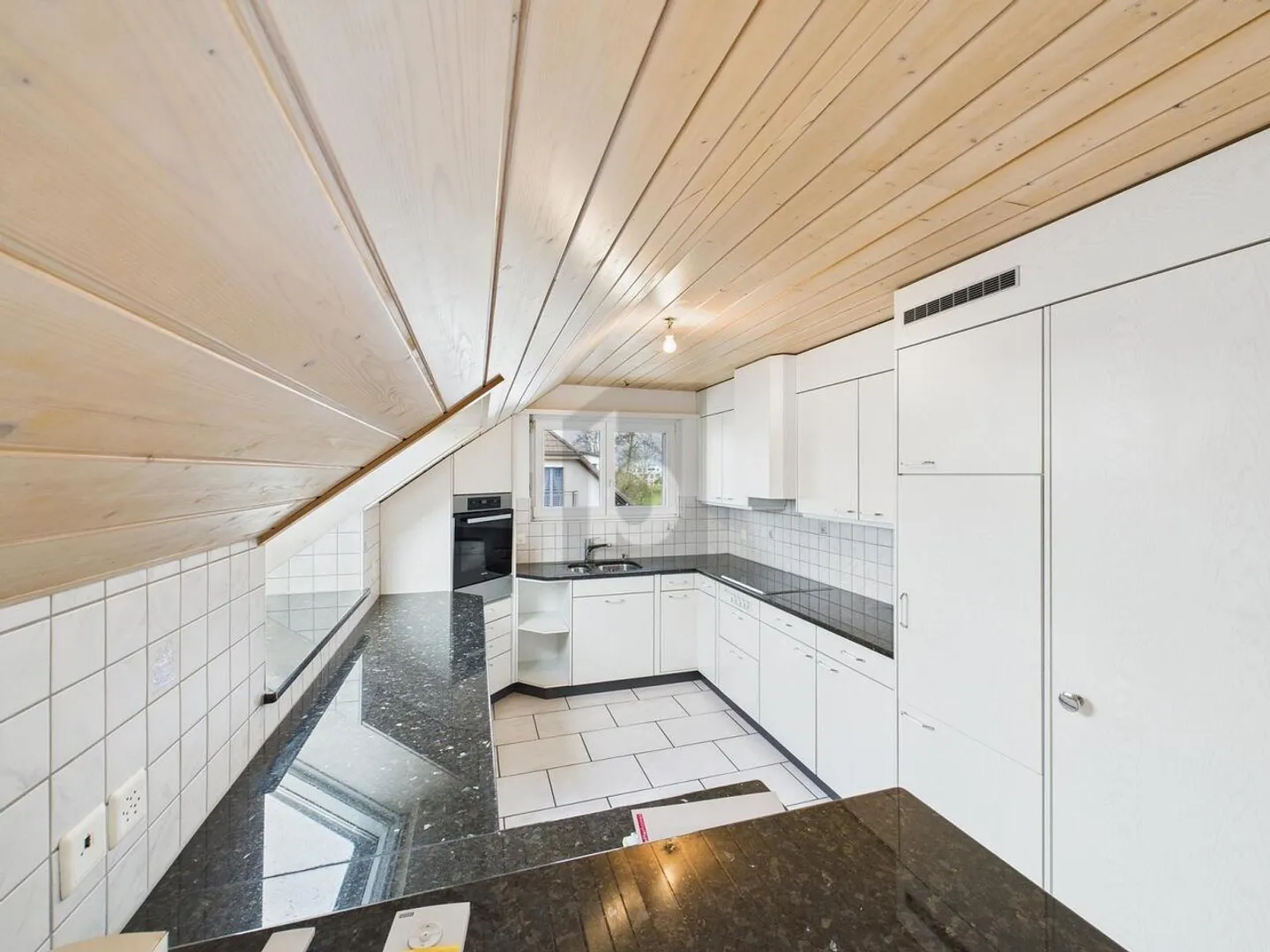 Emplacement calme avec balcon ensoleillé - Photo 4 sur 6