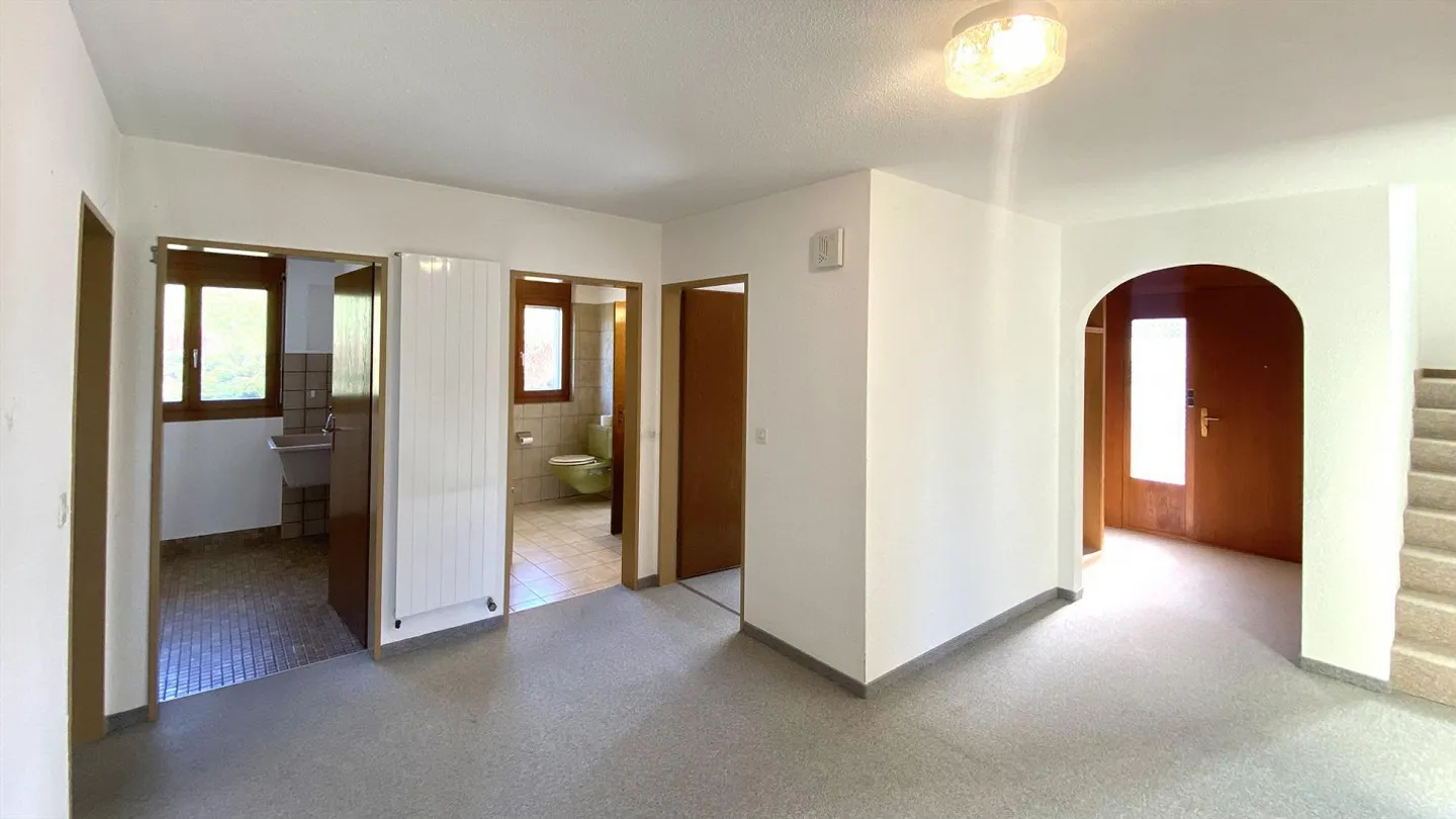 Maison individuelle de 6,5 pièces avec grand jardin dans un emplacement ensoleillé - Photo 9 sur 16