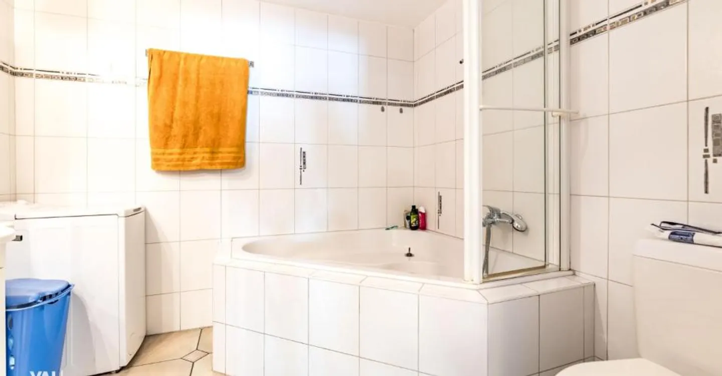 Zentral gelegene Wohnung mit zwei Balkonen - Foto 7 von 10
