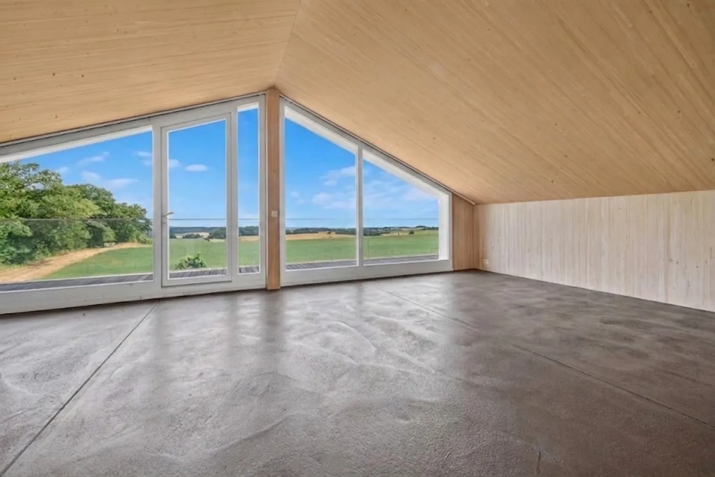 Modern Villa with Stunning Views - Photo 6 of 12