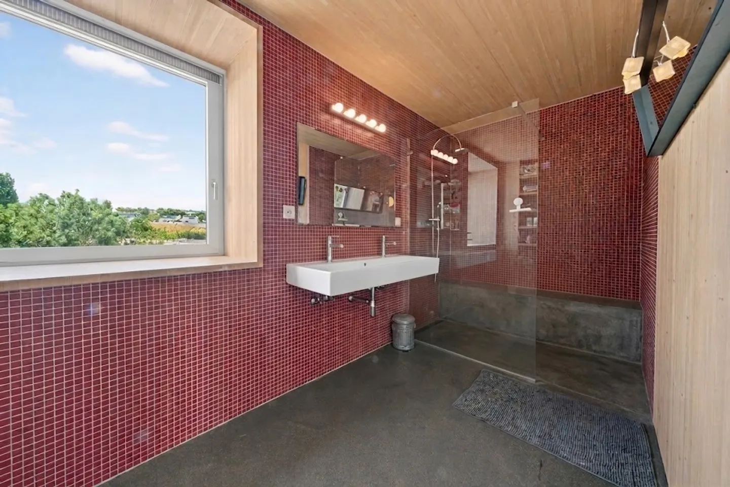 Modern Villa with Stunning Views - Photo 12 of 12