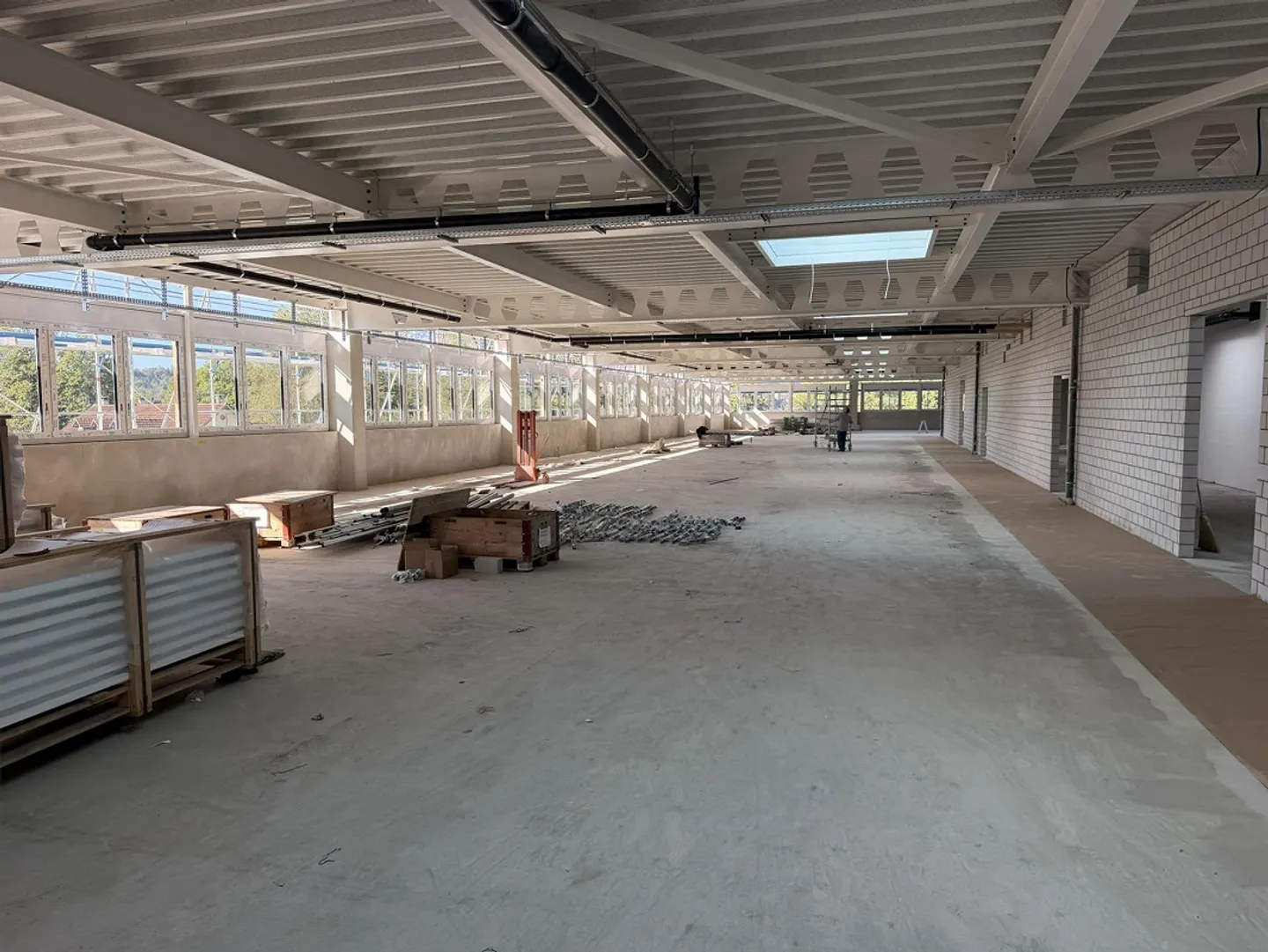 Multifunctional commercial and industrial hall first occupancy up to 8000m2 - Photo 10 of 12