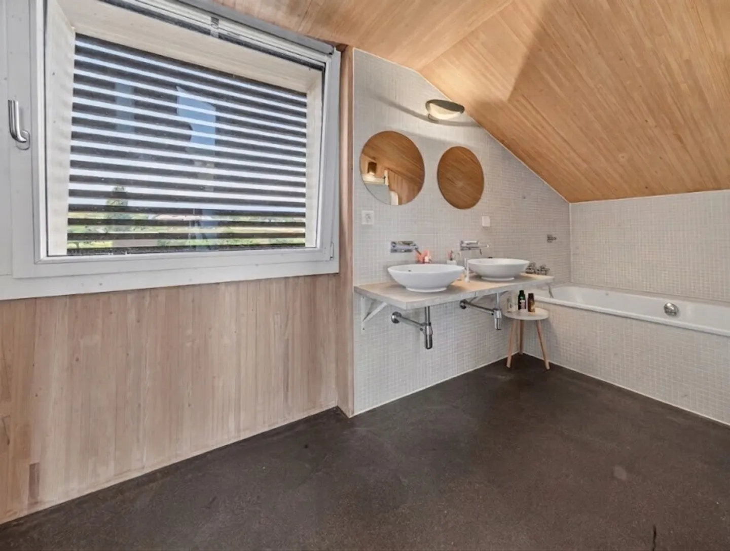 Modern Villa with Stunning Views - Photo 11 of 12