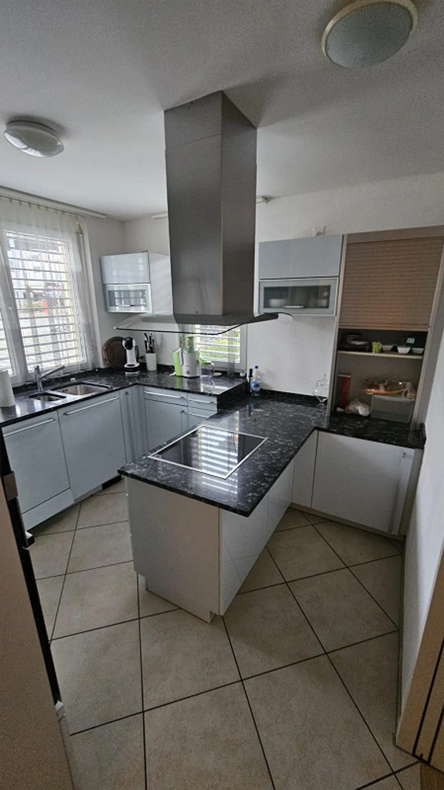 Sunny 4.5 Room Garden Apartment in a Quiet Neighborhood - Photo 3 of 7