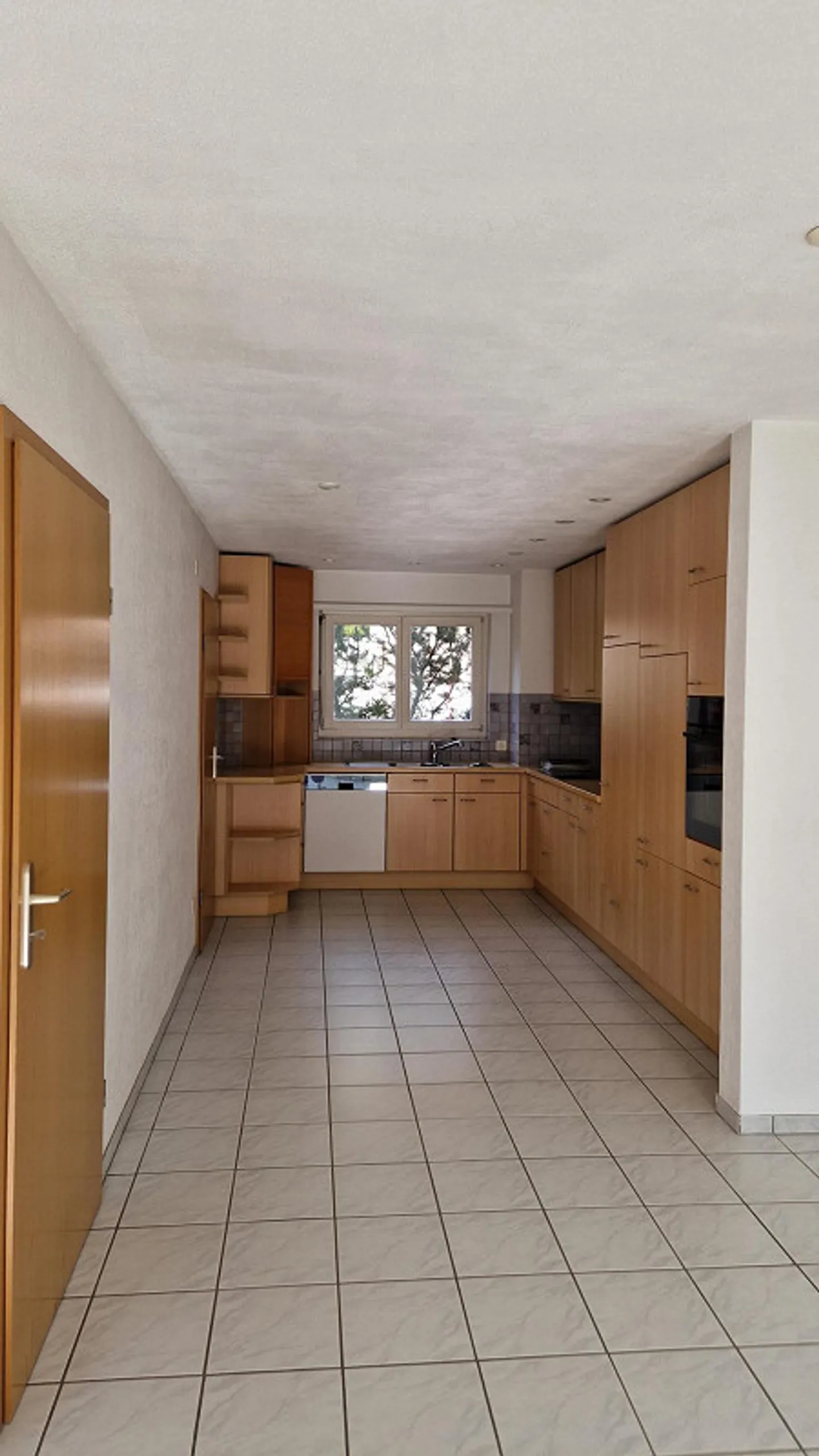 Maison de ville de 6 pièces en coin, emplacement calme avec interdiction de circulation après 150 m - Photo 2 sur 30