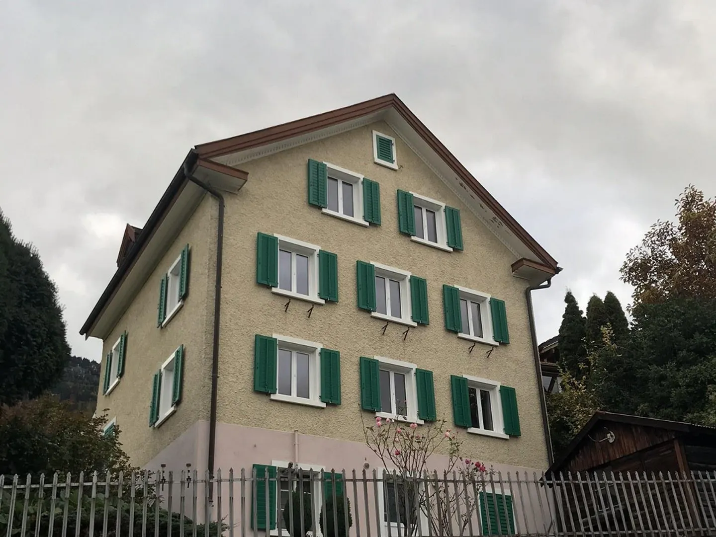 Baugrundstück mit Wohnhaus - Foto 2 von 12