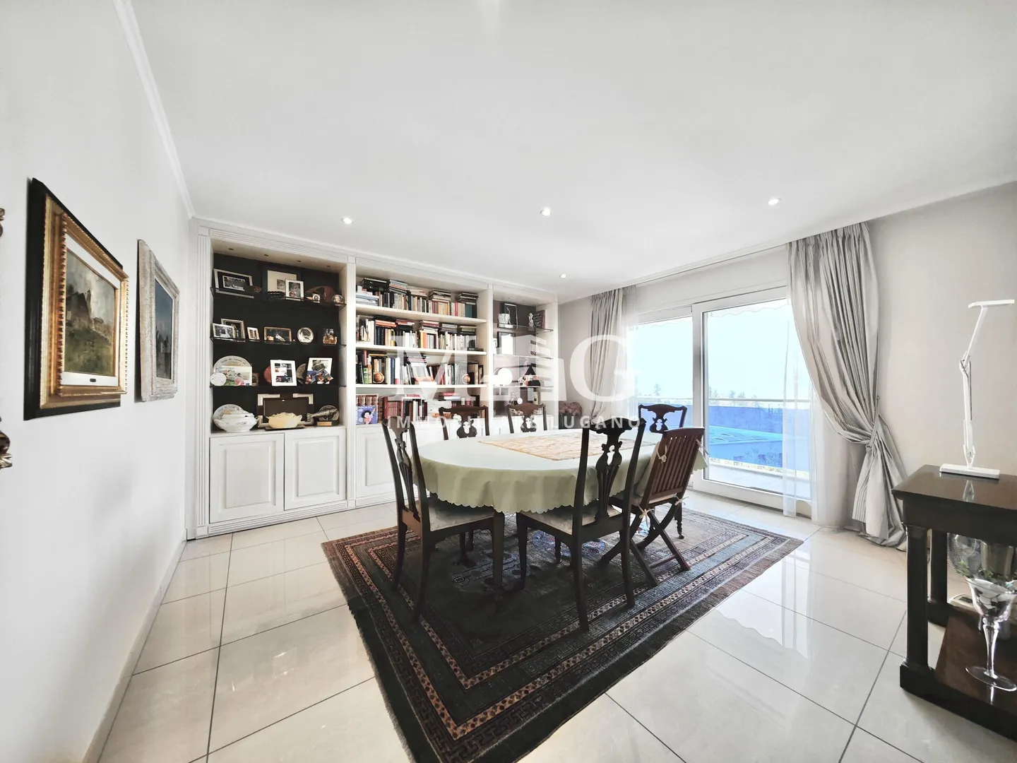 Lugano : appartement de 5,5 pièces, 250 m² au 1er étage avec terrasse et jardin privé - Photo 3 sur 14