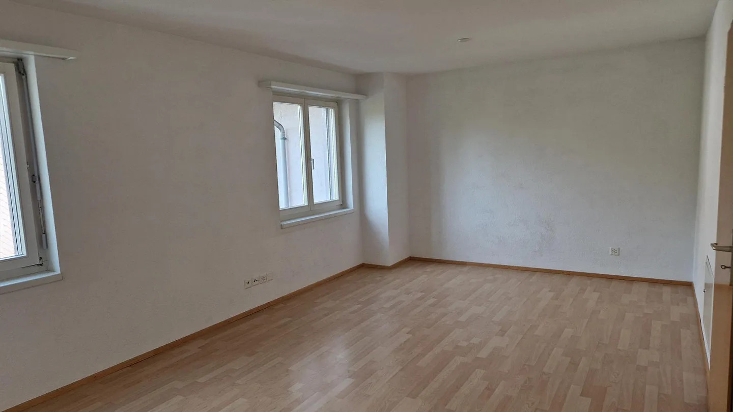 Maison de ville de 6 pièces en coin, emplacement calme avec interdiction de circulation après 150 m - Photo 5 sur 30