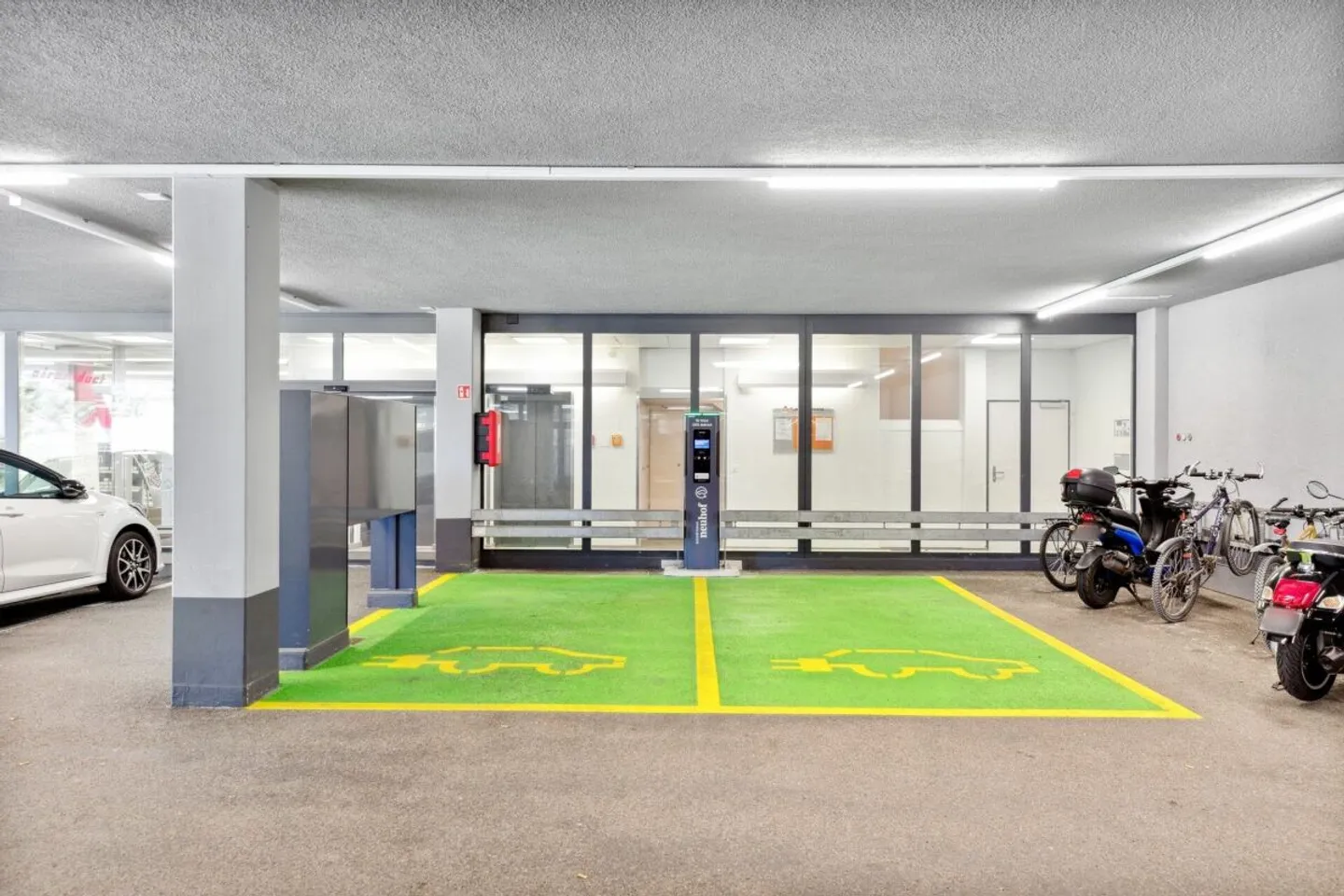 Edificio ad uso misto in affitto - Foto 1 di 7