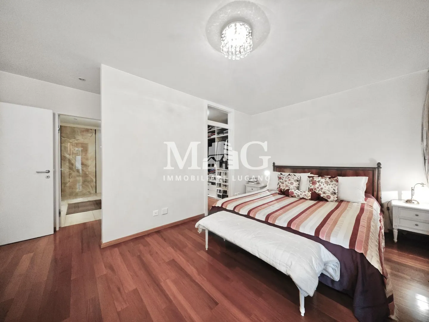 Lugano : appartement de 5,5 pièces, 250 m² au 1er étage avec terrasse et jardin privé - Photo 13 sur 14